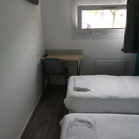 Kyriad Direct La Beaujoire Нант