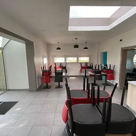 Kyriad Direct La Beaujoire Нант