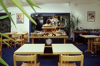 Отель Kyriad Direct La Beaujoire 2*