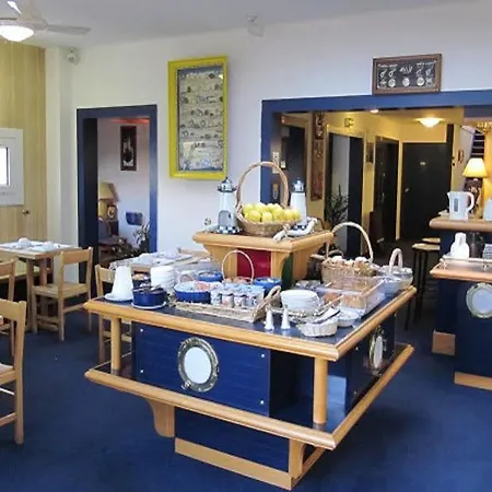 Отель Kyriad Direct La Beaujoire Нант