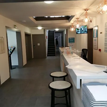 Отель Kyriad Direct La Beaujoire 2*
